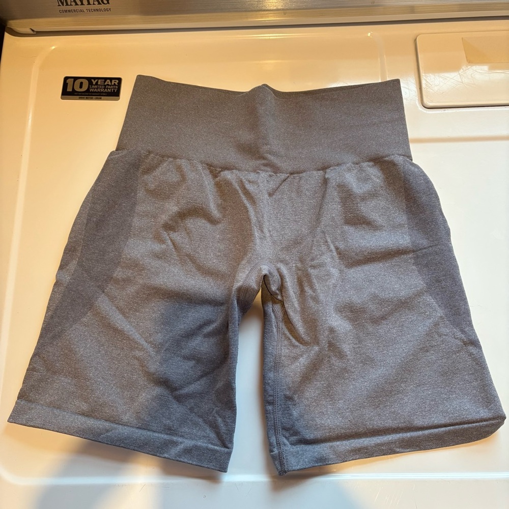 NVGTN Women's Charcoal Bike Shorts Size Medium